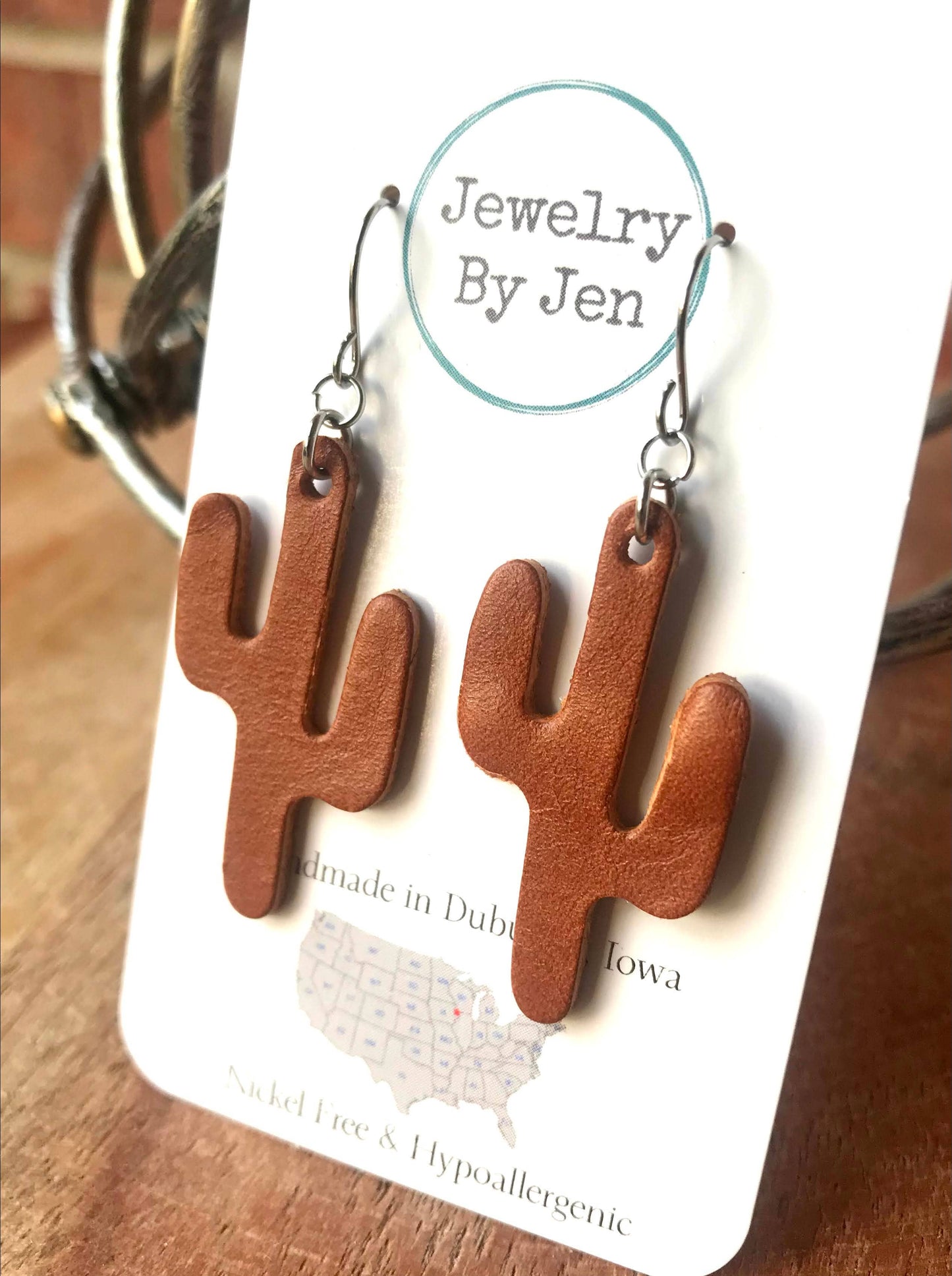Cactus Earrings: Cognac