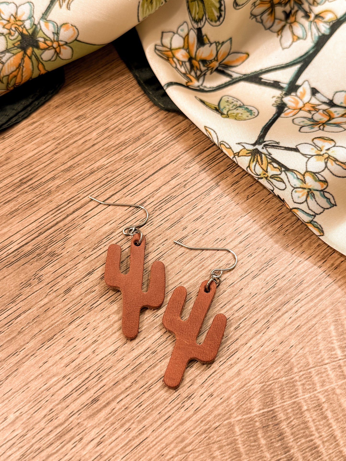 Cactus Earrings: Cognac